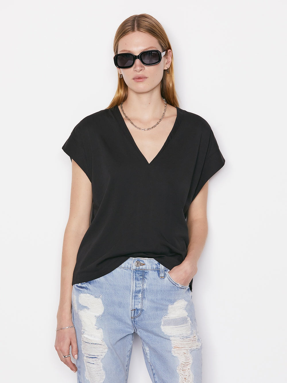 Frame Le Mid Rise V Neck Tee