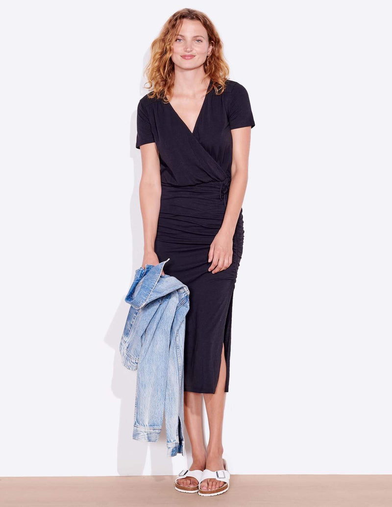 Sundry Ruched dress w slit- black