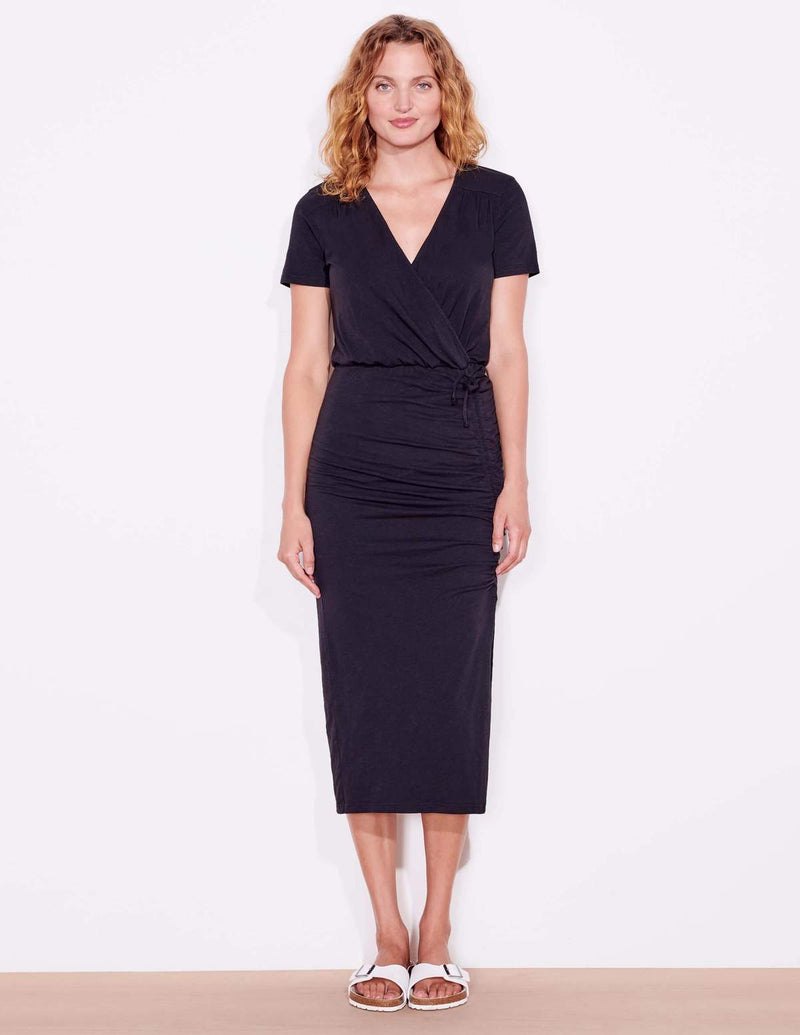 Sundry Ruched dress w slit- black
