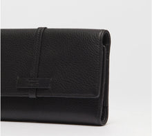 Hammitt Benjamin black wallet w gunmetal